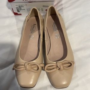 VENETTINI KIDS HANDMADE EUROPEAN SHOE 33/2 LUCY IN BLUSH NWOT